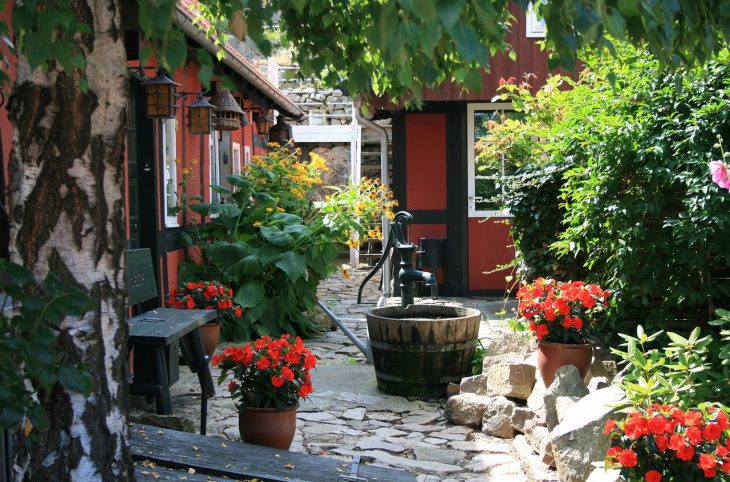 Create a Beautiful Garden Oasis in Your Own Backyard